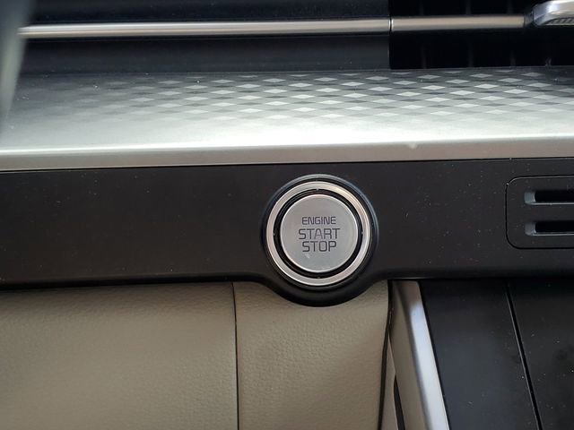 Used 2024 Kia Carnival LX FWD image 20