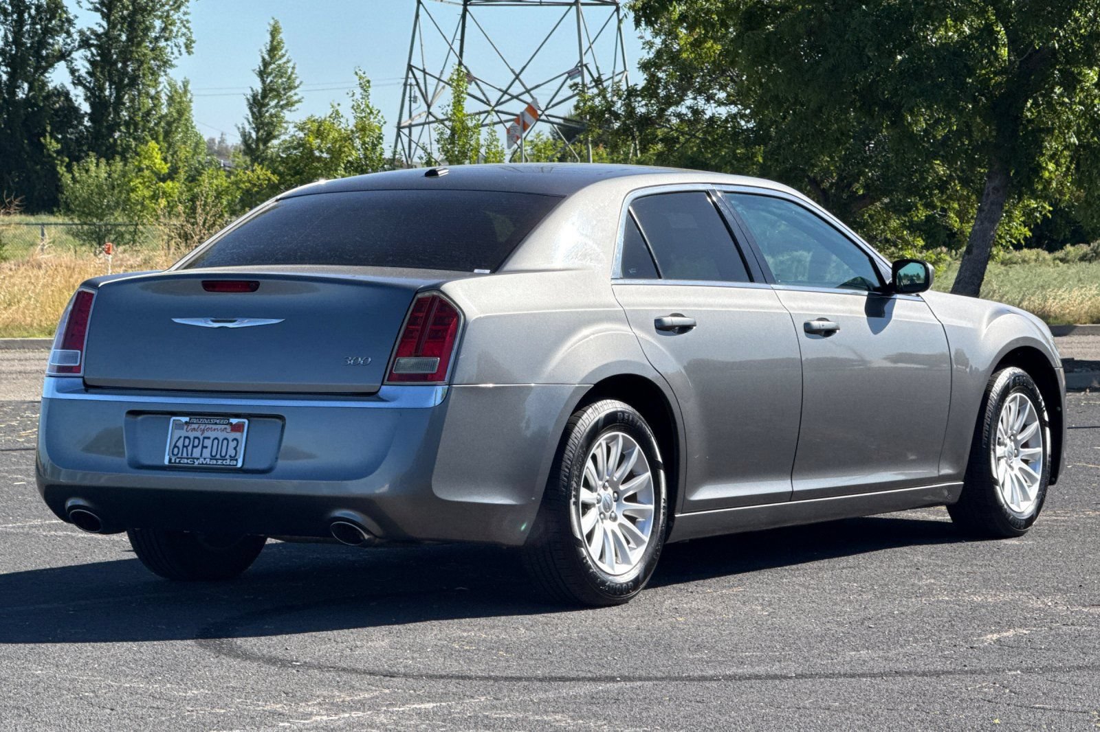 Used 2012 Chrysler 300 RWD image 4