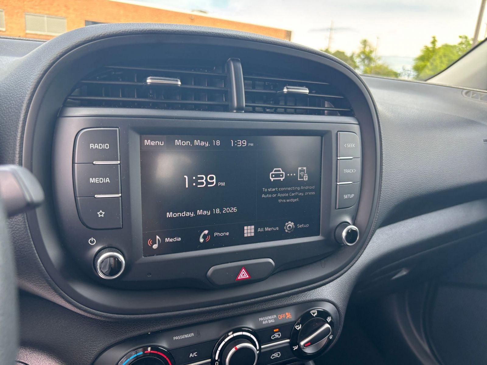 Used 2025 Kia Soul LX w/ LX Technology Package FWD image 20