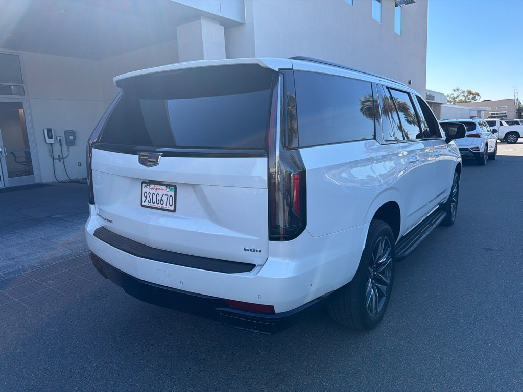 Used 2024 Cadillac Escalade ESV Sport AWD/4WD image 9