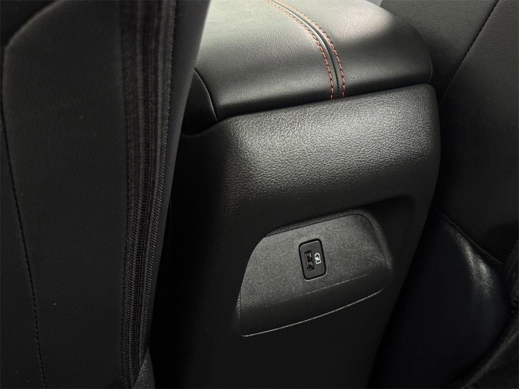 Used 2025 Nissan Sentra SR w/ SR Premium Package image 34