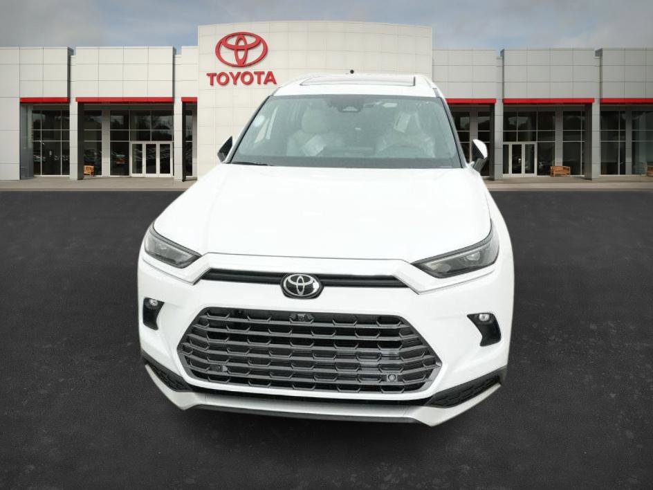 New 2026 Toyota Grand Highlander AWD Hybrid image 2
