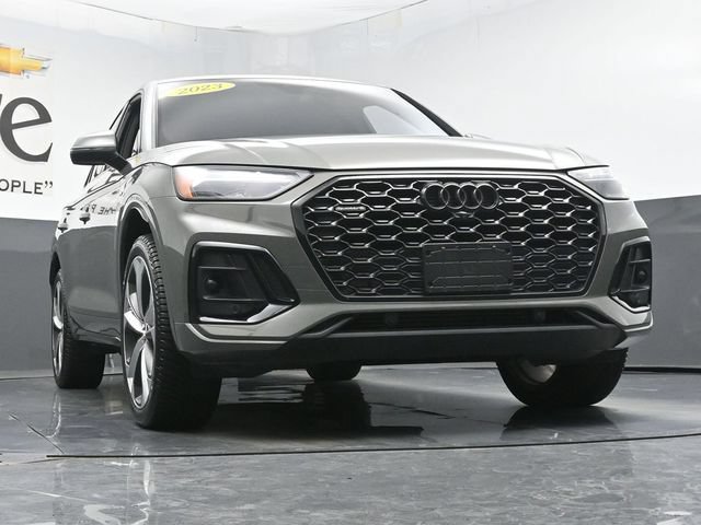 Used 2023 Audi Q5 2.0T Premium Plus w/ Premium Plus Package AWD/4WD image 3