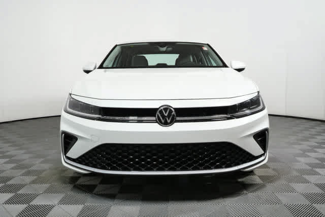 Certified 2025 Volkswagen Jetta SE w/ Black Wheel Package FWD image 34