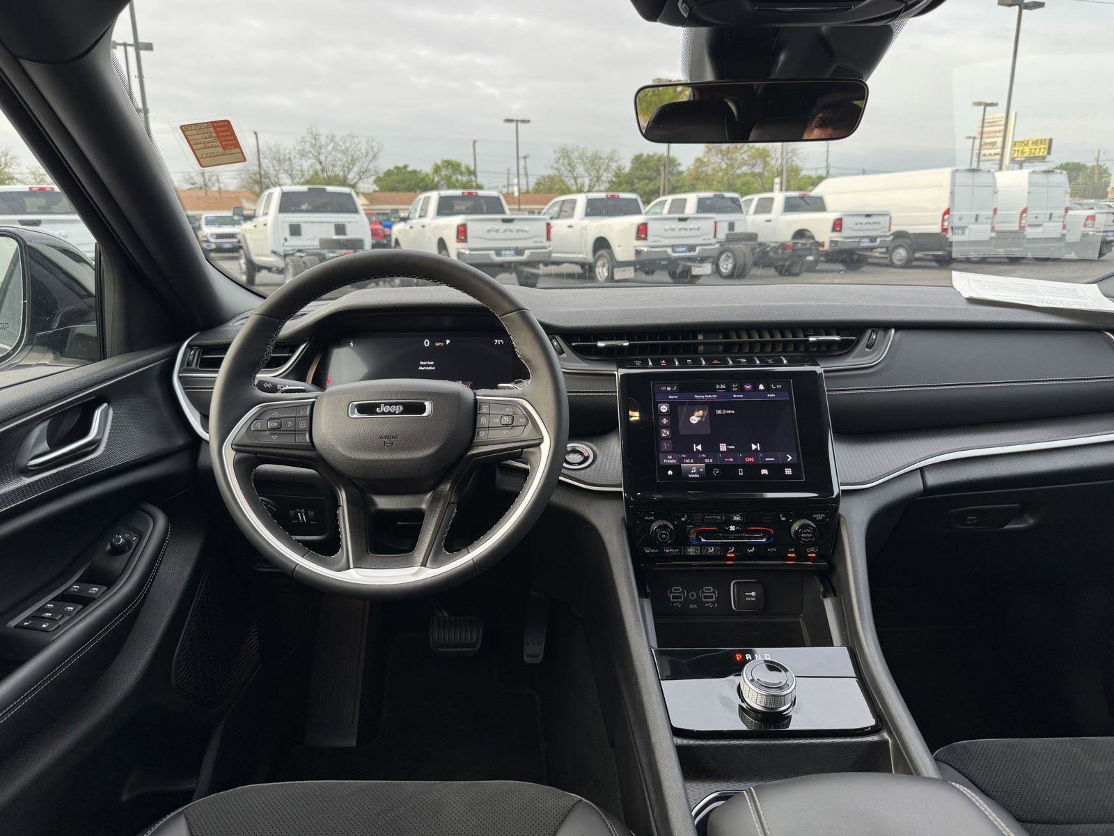 Used 2025 Jeep Grand Cherokee Altitude image 20