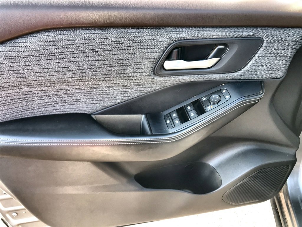 Certified 2023 Nissan Rogue SV image 13