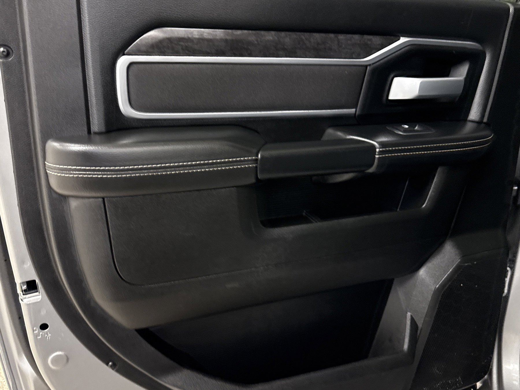 Used 2024 RAM 2500 Big Horn w/ Bed Utility Group image 11