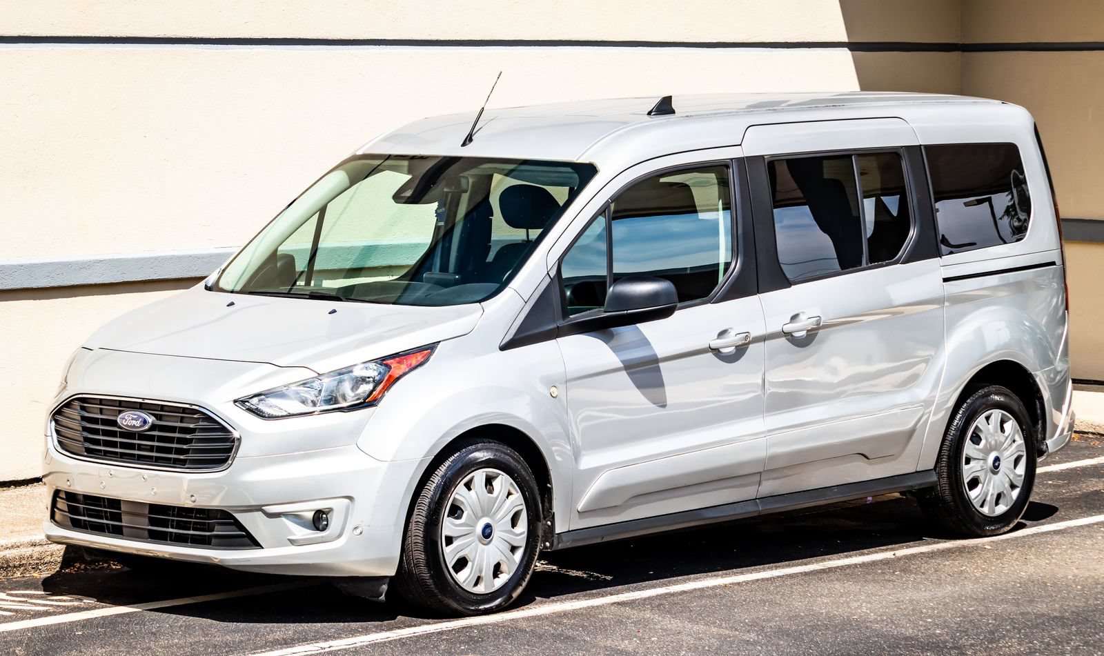 Used 2021 Ford Transit Connect XLT FWD image 3
