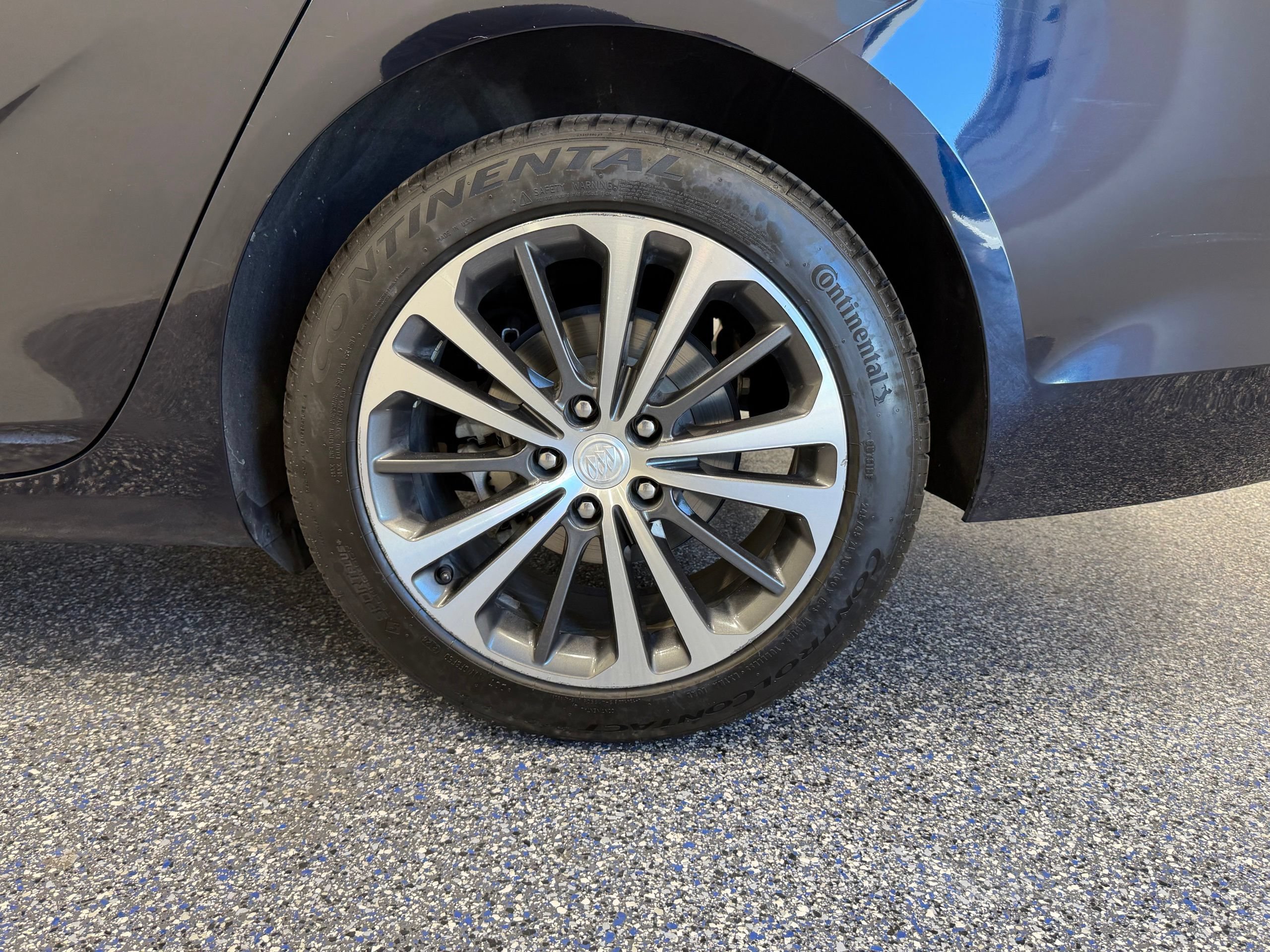 Used 2018 Buick Regal Essence FWD image 12