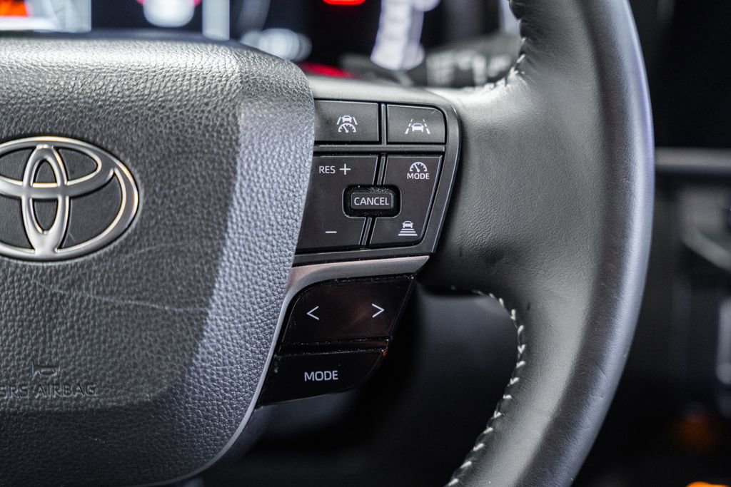 Used 2025 Toyota Camry SE image 26