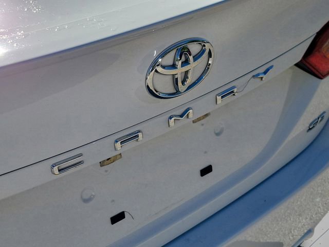 Used 2022 Toyota Camry SE image 6