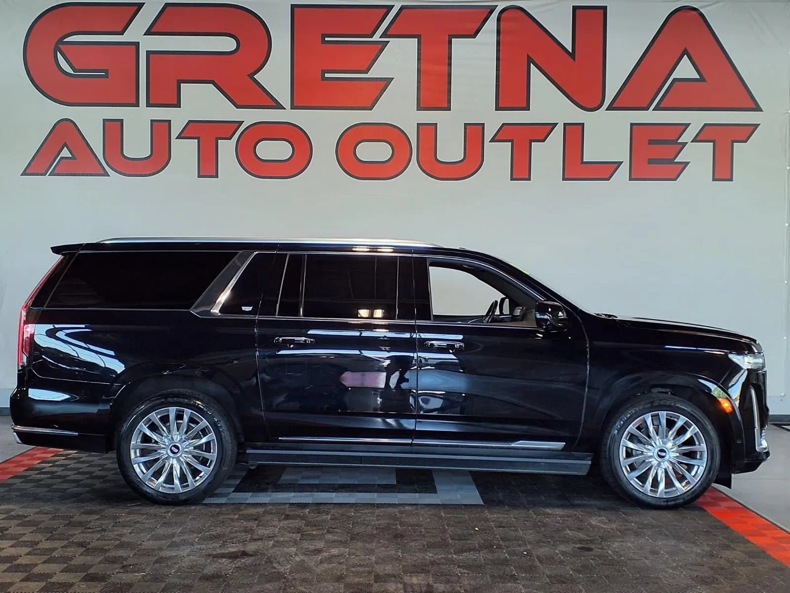 Used 2021 Cadillac Escalade ESV Premium Luxury w/ Driver Assist Tech Package AWD/4WD image 1