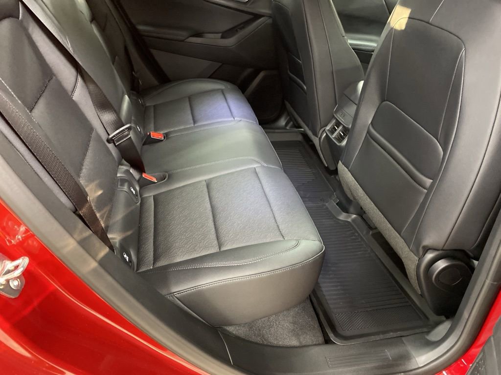 New 2026 Chevrolet Equinox LT w/ Convenience Package II AWD/4WD image 15