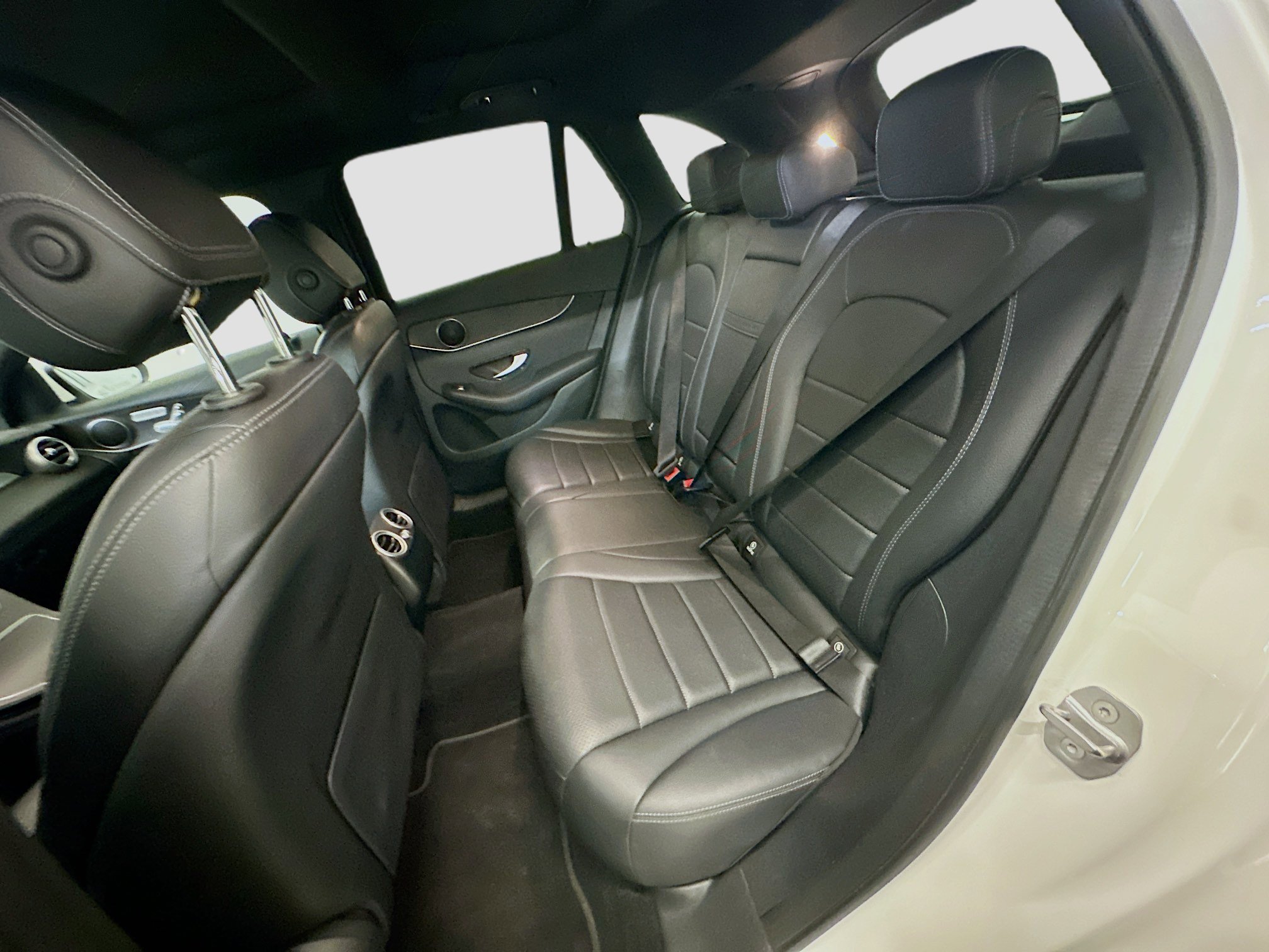 Used 2021 Mercedes-Benz GLC 300 4MATIC image 29