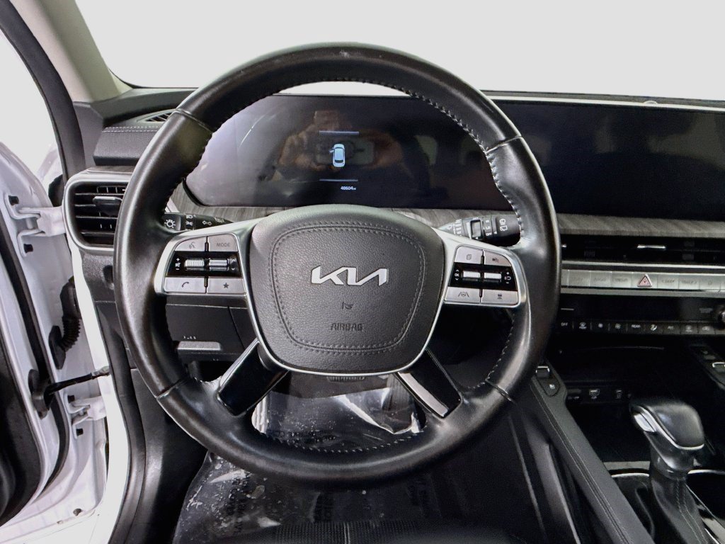 Used 2024 Kia Telluride EX w/ EX Captain's Chair Package FWD image 12