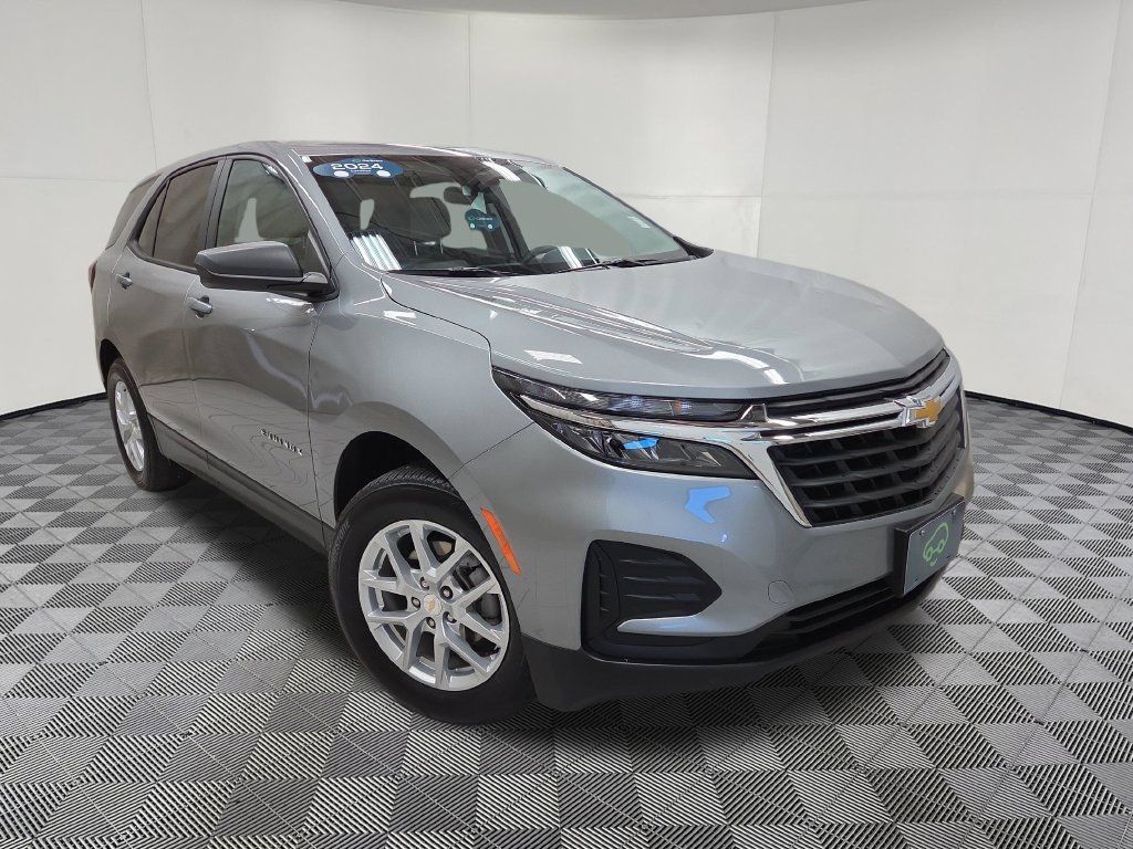 Certified 2024 Chevrolet Equinox LS w/ LS Convenience Package AWD/4WD image 3