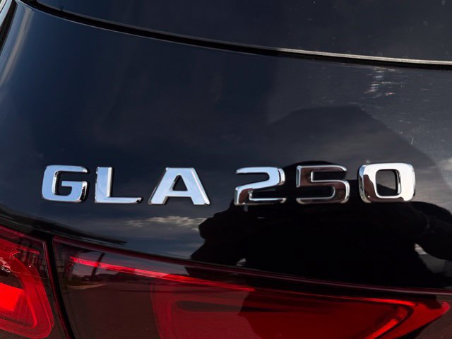 Used 2022 Mercedes-Benz GLA 250 4MATIC image 9