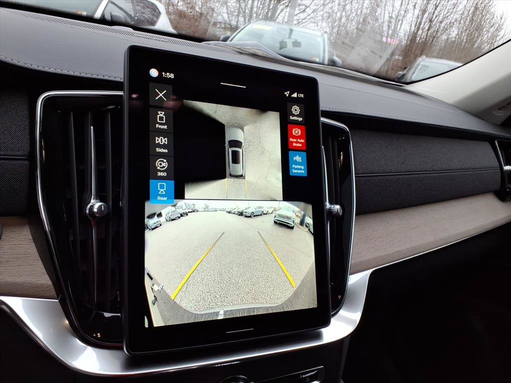 Used 2026 Volvo XC90 B6 Plus w/ Protection Package AWD/4WD image 19