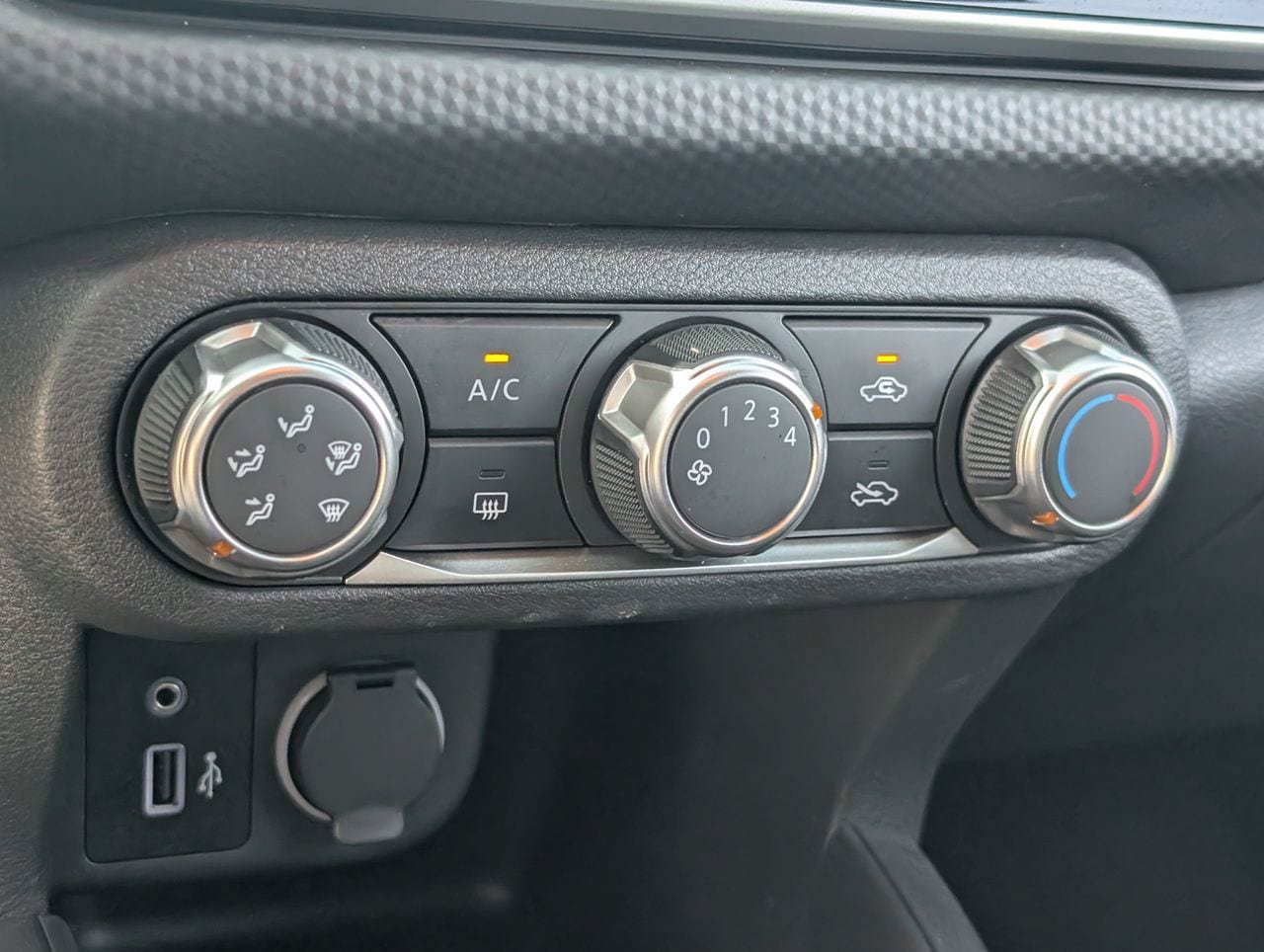 Certified 2025 Nissan Kicks Play S FWD image 16
