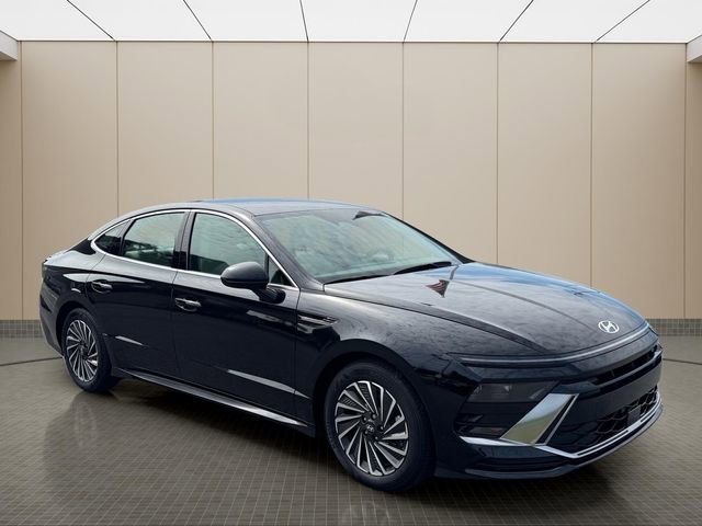 New 2025 Hyundai Sonata SEL FWD image 2