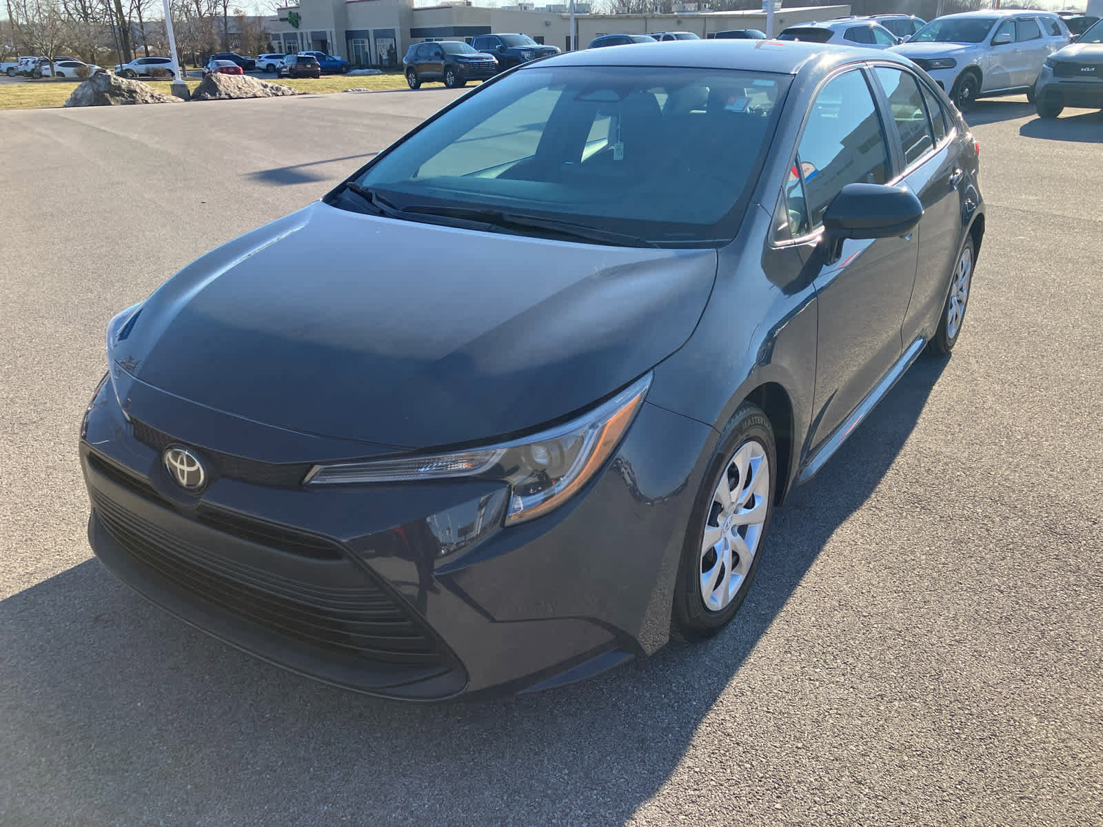 Used 2023 Toyota Corolla LE image 3