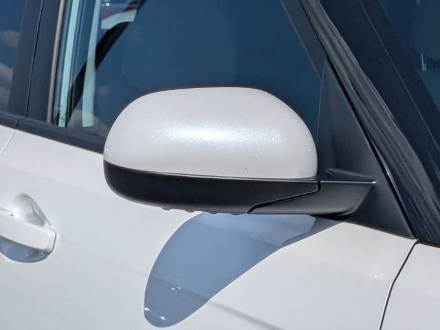 Used 2025 Kia Soul LX w/ LX Technology Package FWD image 10