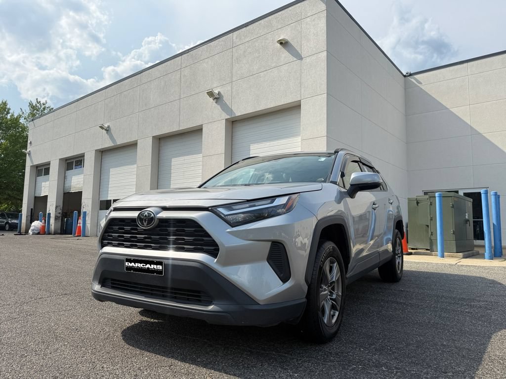 Used 2024 Toyota RAV4 XLE FWD image 32