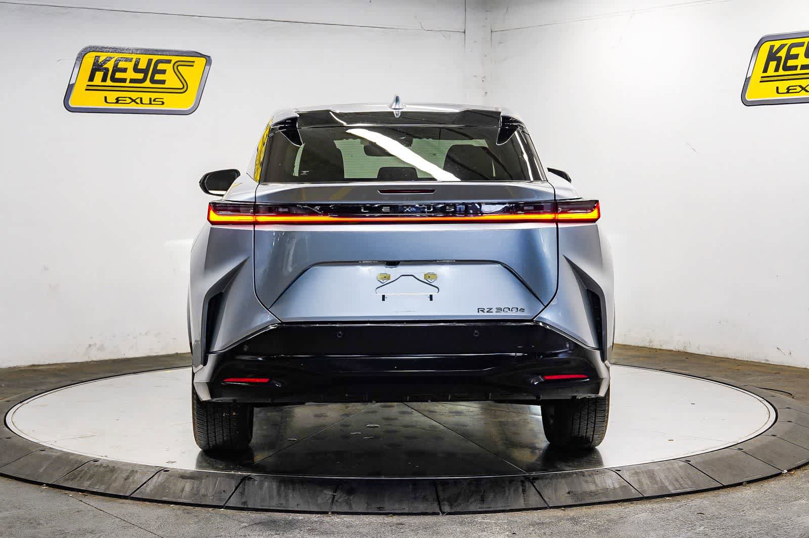 Used 2024 Lexus RZ 300e Premium FWD image 3