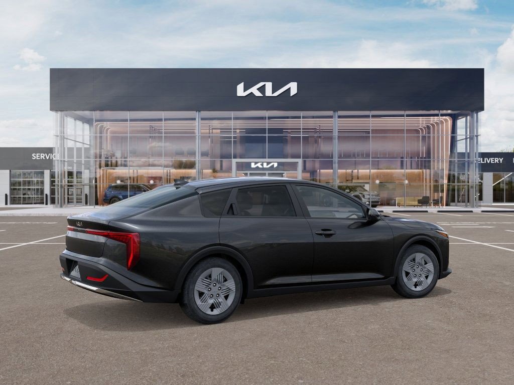 New 2025 Kia K4 LX image 4