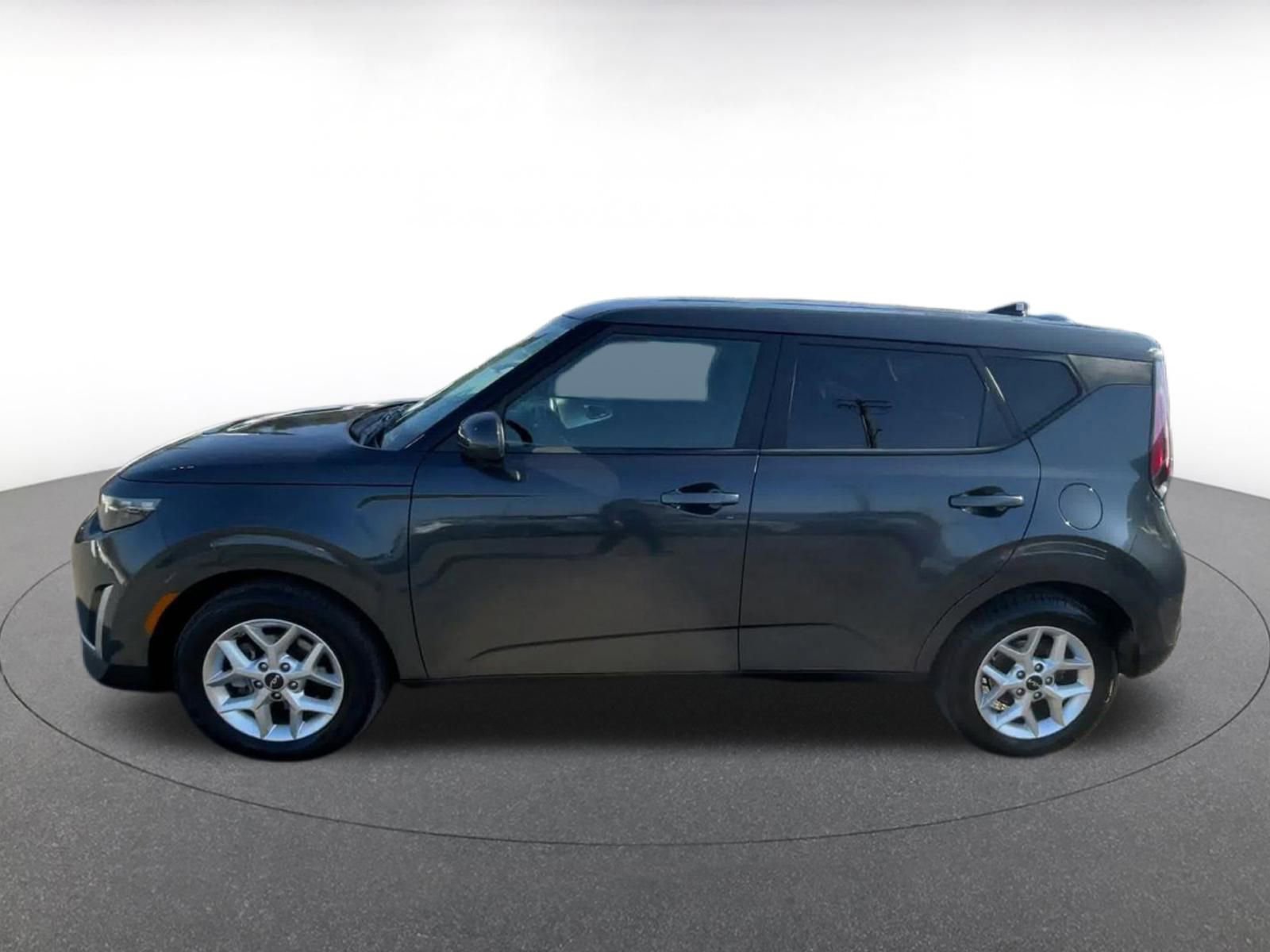 Used 2025 Kia Soul LX w/ LX Technology Package image 9
