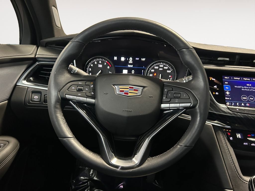 Used 2024 Cadillac XT6 Premium Luxury w/ Technology Package image 15