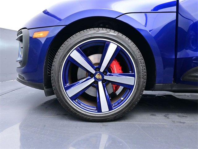 Certified 2023 Porsche Macan S image 6