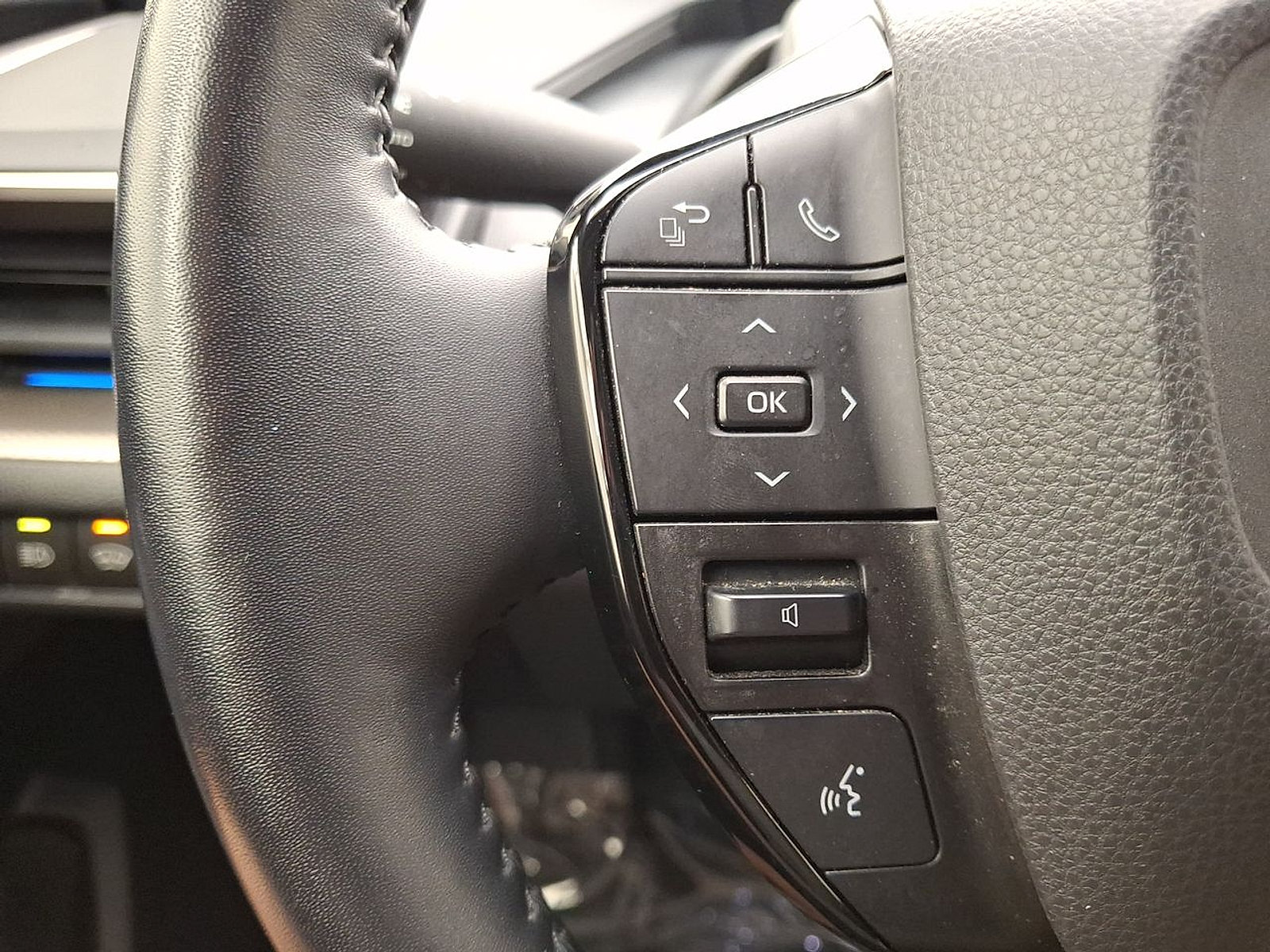 Certified 2024 Toyota Prius XLE AWD/4WD image 21
