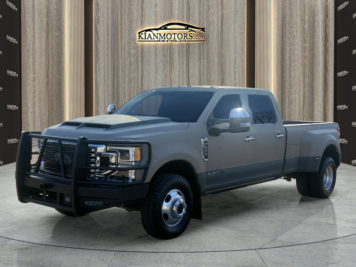 Used 2020 Ford F350 Platinum image 3