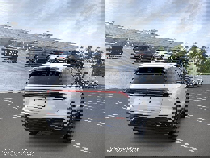 New 2026 Lincoln Nautilus Premier w/ Equipment Group 102A image 8