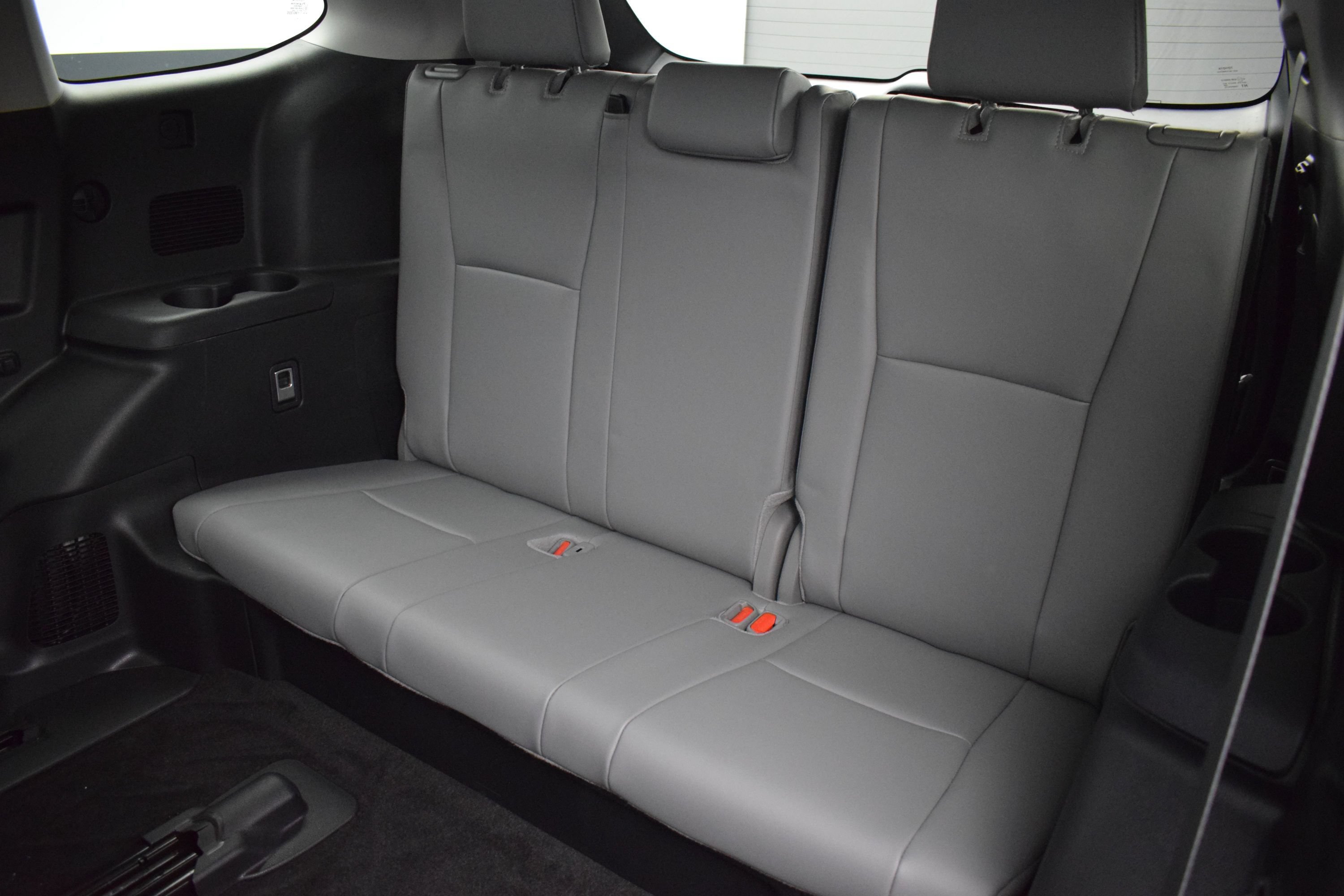 Used 2024 Toyota Highlander XLE AWD/4WD image 14