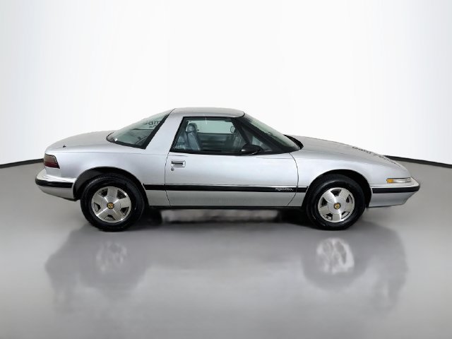 Used 1990 Buick Reatta Coupe FWD image 9