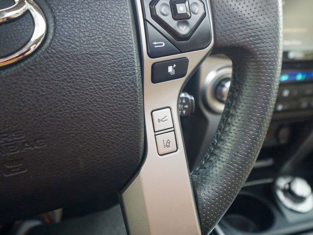 Used 2020 Toyota 4Runner SR5 image 21