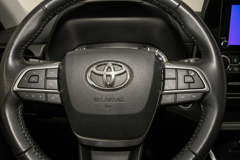 Used 2024 Toyota Highlander LE image 18