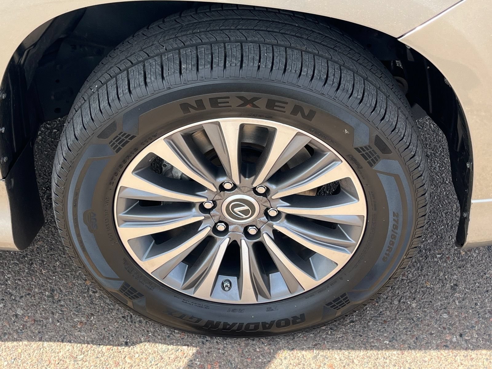 Used 2023 Lexus GX 460 Premium w/ Premium Package AWD/4WD image 8