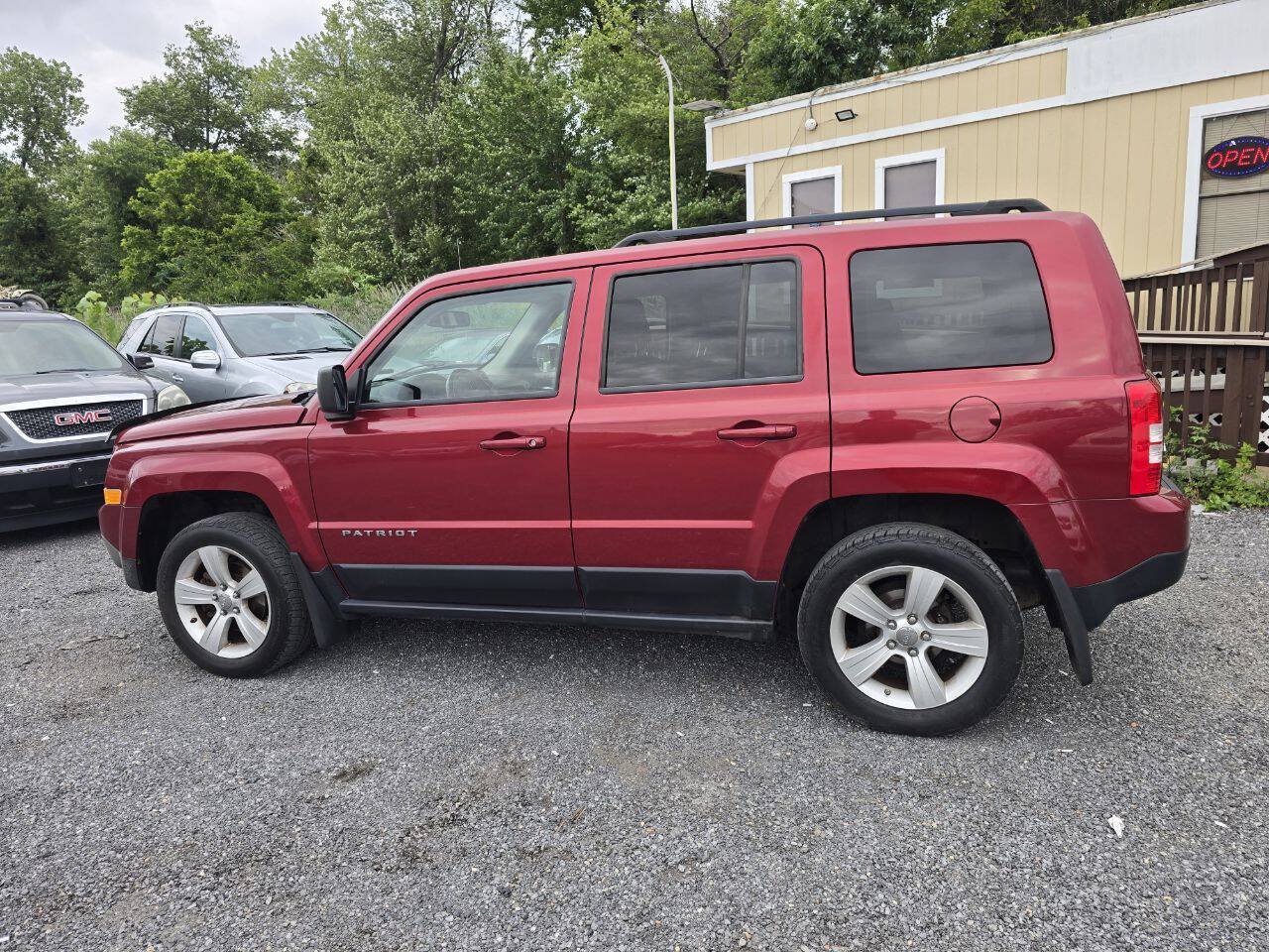 Used 2012 Jeep Patriot Latitude AWD/4WD image 15