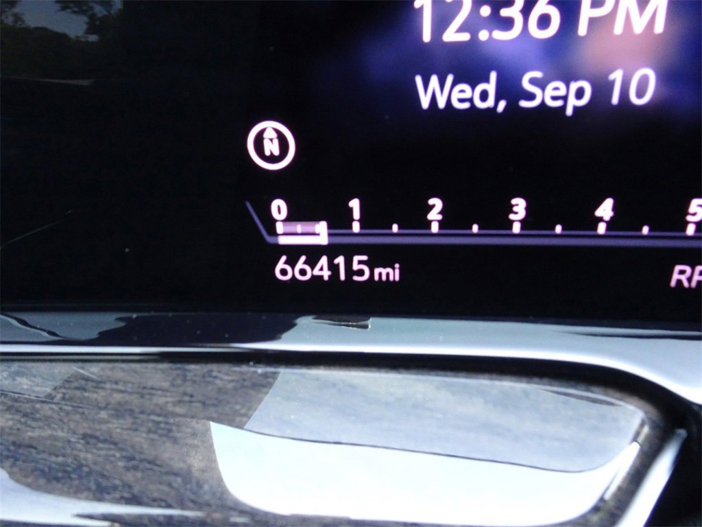 Used 2022 Cadillac Escalade ESV Premium Luxury image 25