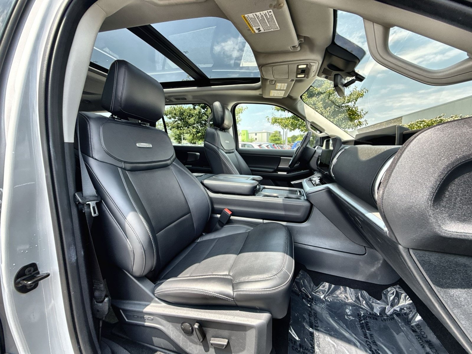 Used 2025 Ford Expedition Max Platinum AWD/4WD image 28