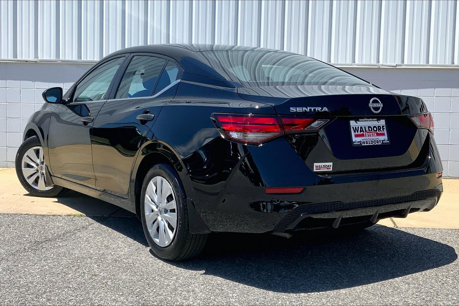 Used 2025 Nissan Sentra S FWD image 15