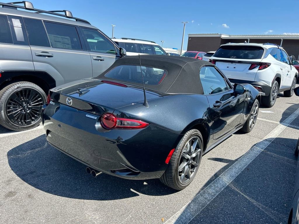 Used 2023 MAZDA MX-5 Miata Grand Touring RWD image 2