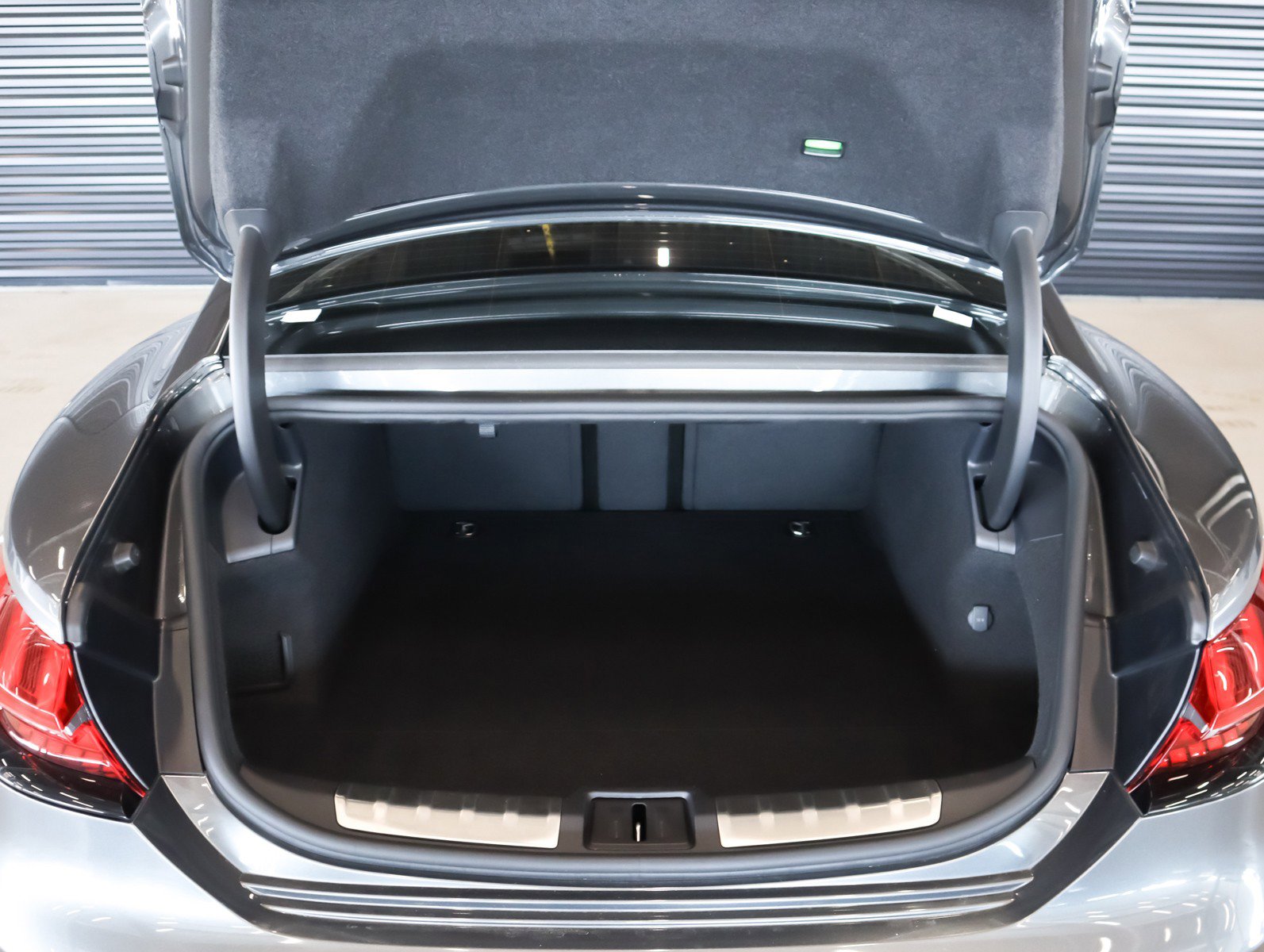 Used 2023 Audi RS e-tron GT w/ Carbon Performance Package image 27