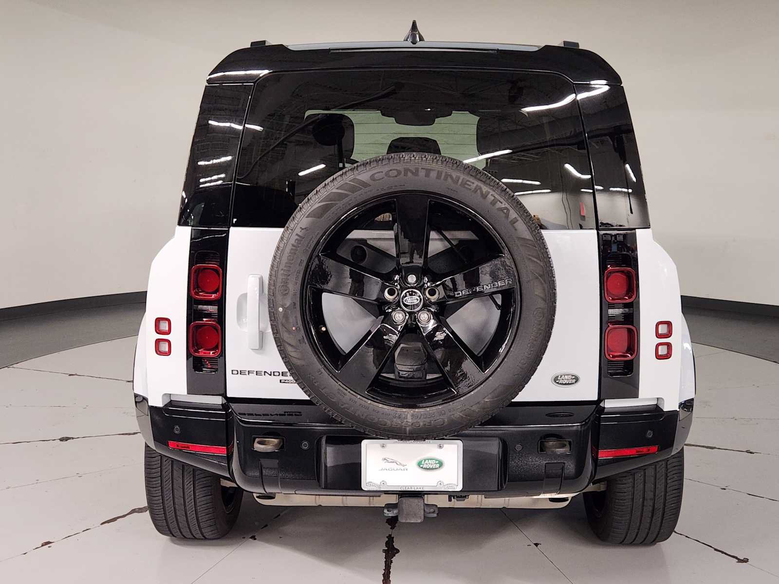 Used 2023 Land Rover Defender 110 X-Dynamic SE AWD/4WD image 10