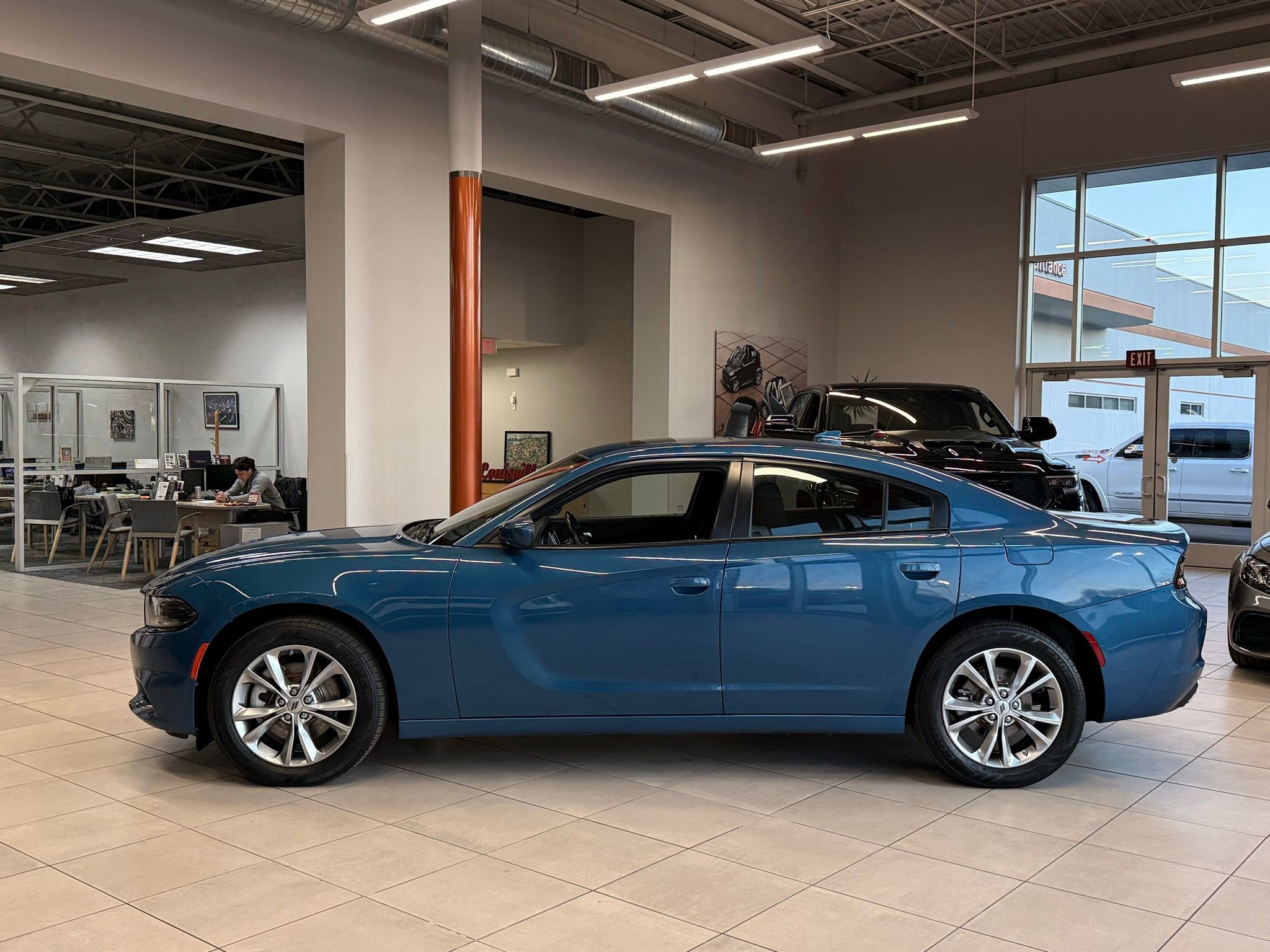 Used 2022 Dodge Charger SXT w/ Navigation & Travel Group video 2