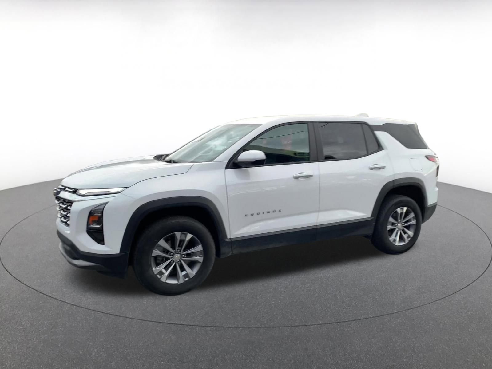 Used 2025 Chevrolet Equinox LT image 8