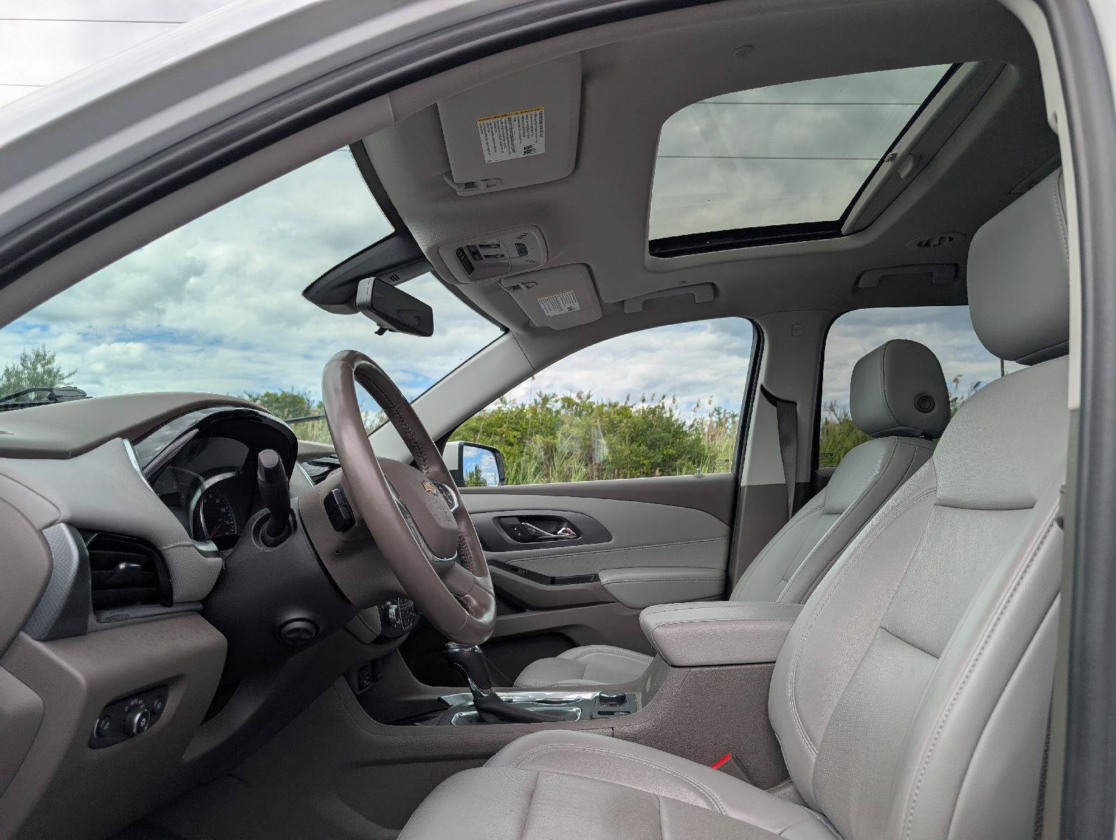 Used 2020 Chevrolet Traverse Premier AWD/4WD image 9